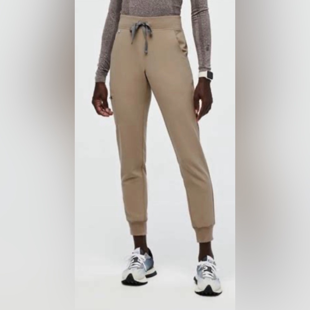 Women's Zamora Latte Jogger scrub Pants